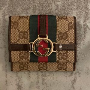 💯Auth Gucci GG Monogram Wallet